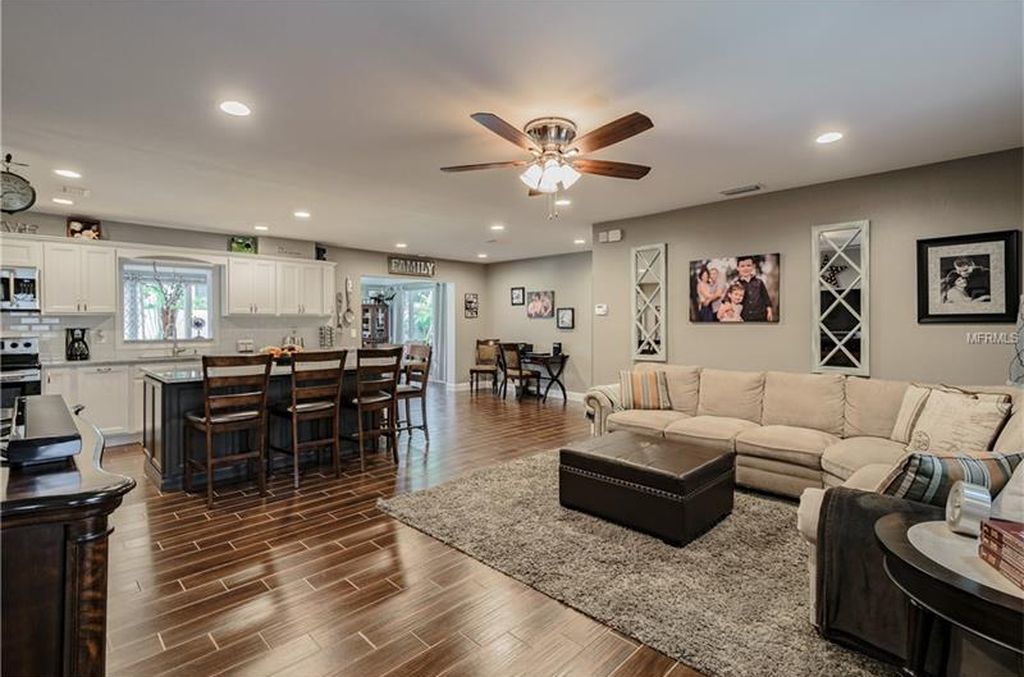 <span style="font-weight: bold;">Beach Park Dr.</span><br>